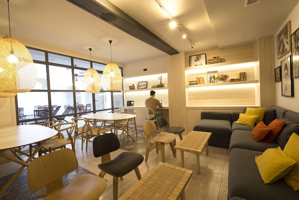 Hostel U-sense For Seville